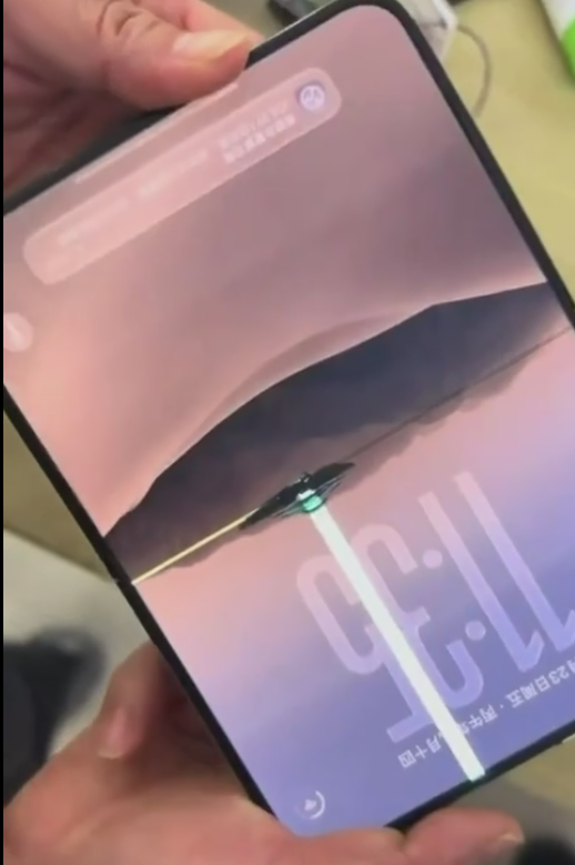 У iPhone Duo за $2000 трескаются экраны  — Apple признала проблему